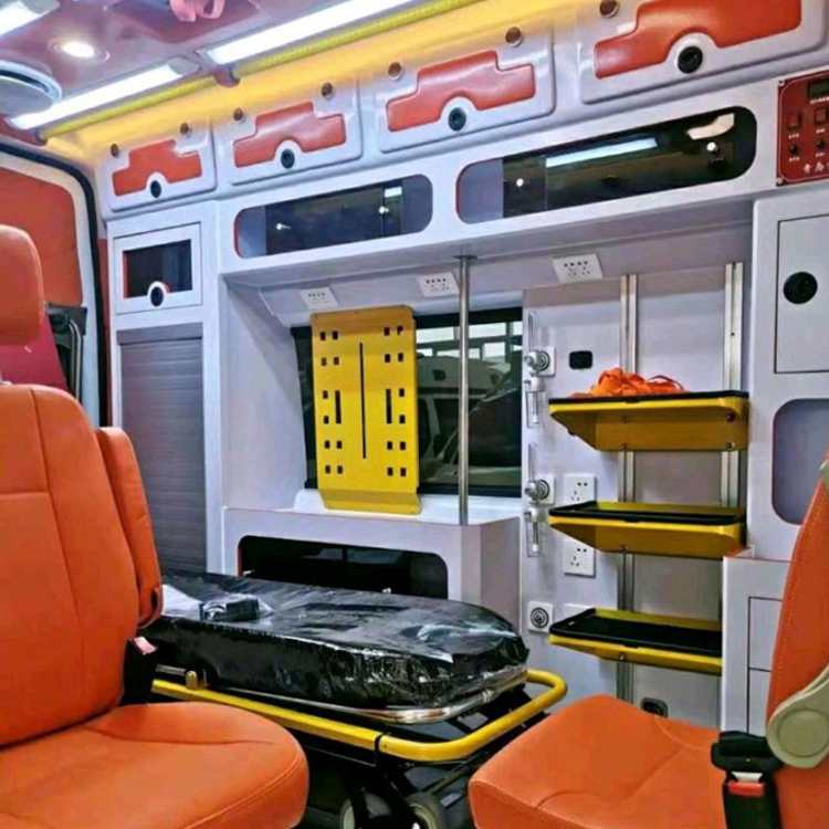 平阳长途救护车护送病人租赁价格